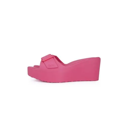 Fenn Wedge – Cerise - Image 6