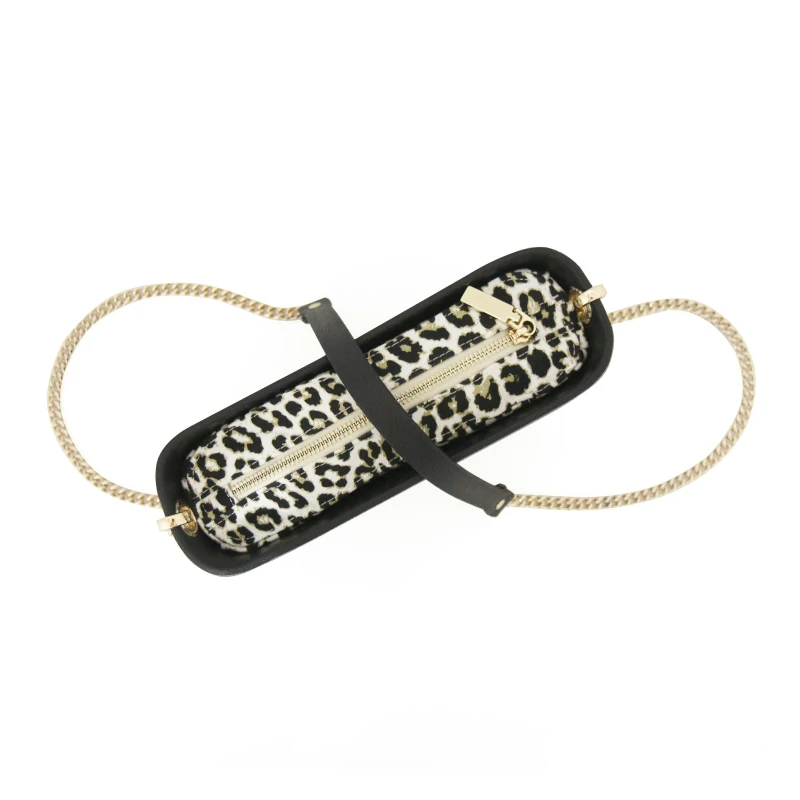 CLASSIC COLLECTION – BLACK – pattern 10 inner – gold zip – black / gold chain handle2